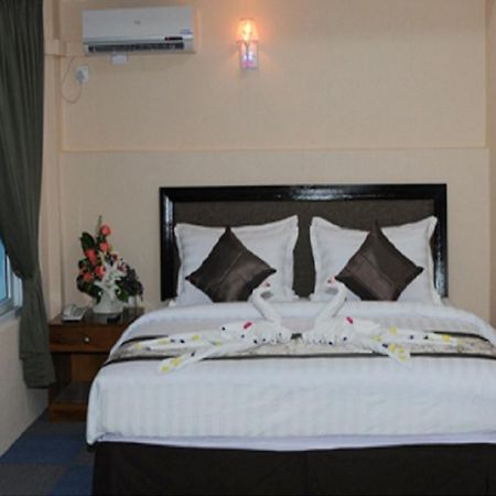 Hotel Bo Bo Min Rangoon Eksteriør billede